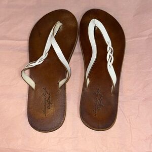 American Eagle white braided leather flip flops size 6